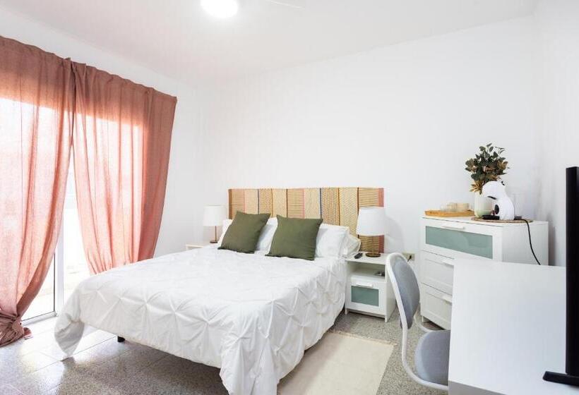 Номер Deluxe, Eden Rentals 104 Surfy Stylish Bed&coffee Balcony