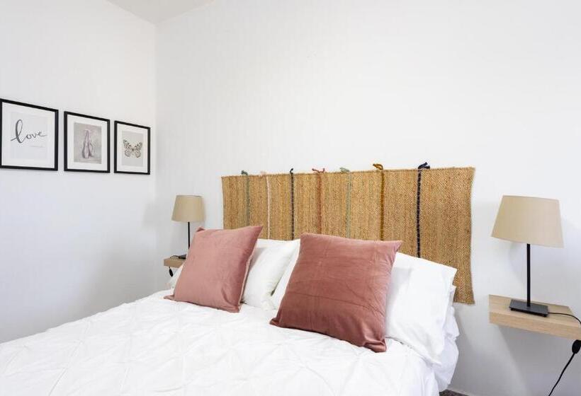 Номер Deluxe, Eden Rentals 103 Surfy Stylish Bed&coffee Room