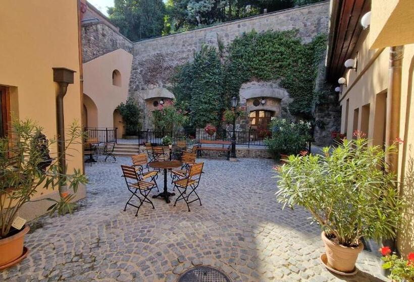 آپارتمان 1 خوابه, Red Lion Pub & Apartments Szentendre