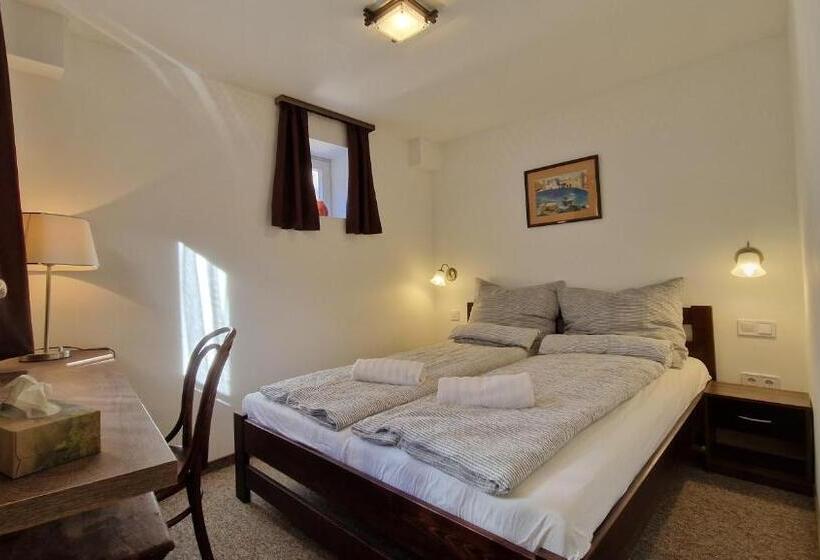 آپارتمان 1 خوابه, Red Lion Pub & Apartments Szentendre