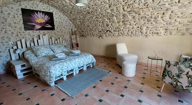 Номер Стандарт, La Maison Wisteria