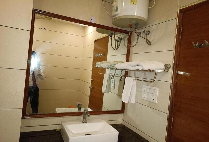 Номер Deluxe Кровать Кинг, The Grand Aurra Resorts