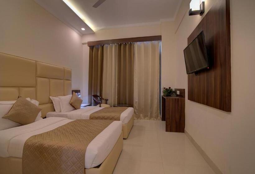 带阳台的豪华间, Comfort Inn Karnal