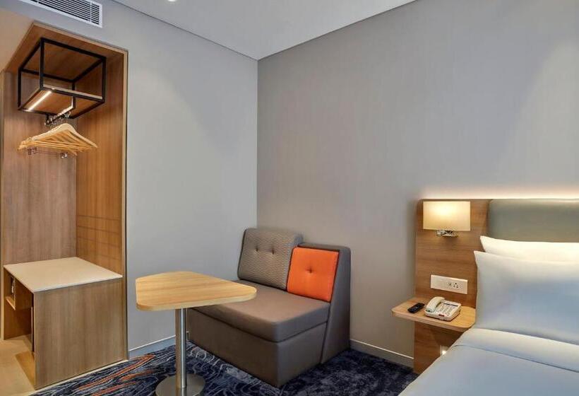 适合残疾人使用的标准间, Holiday Inn Express Bengaluru Bommasandra, An Ihg
