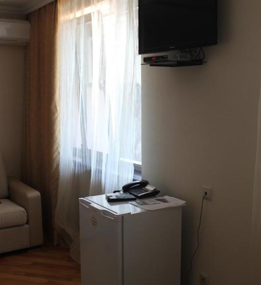 سوییت با چشم‌انداز کوه, Grand Hotel Kapan, Armenia