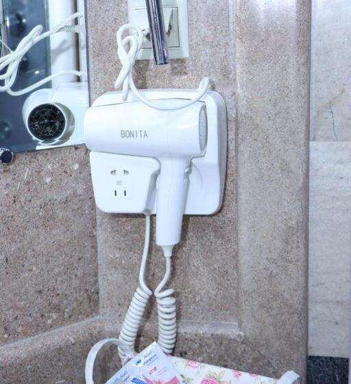 اتاق پریمیوم چهارنفره, Grand Hotel Kapan, Armenia