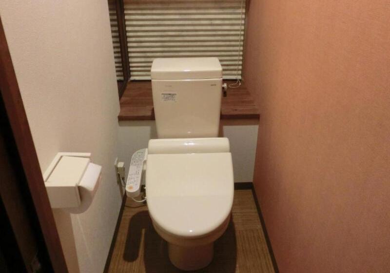 اتاق استاندارد با سرویس بهداشتی مشترک, Yourou Onsen Honkan