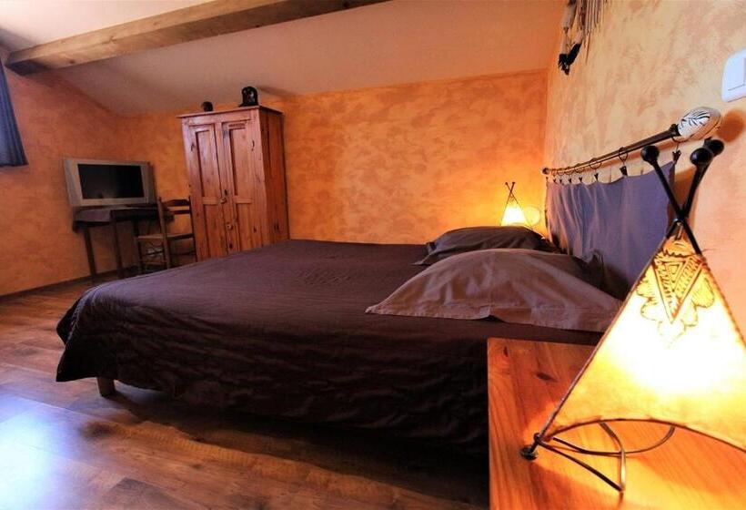 Номер Стандарт, Les Chambres De L'ouest