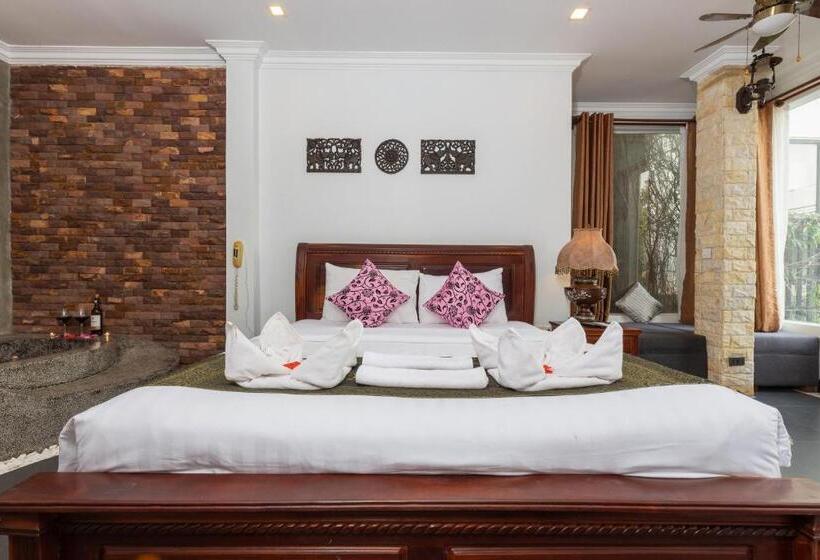 اتاق استاندارد با چشم‌انداز استخر, The Five Senses Boutique