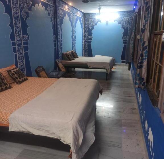 اتاق استاندارد چهار تخته, Shangri La Heritage Haveli