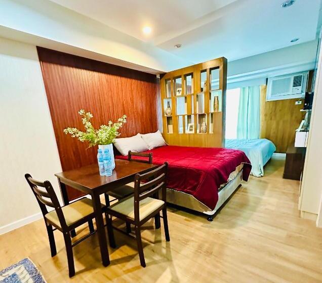 Апартаменты 1 Спальня Вид на Бассейн, Feels Like Home Condos Abreeza Place Tower 1 & 2