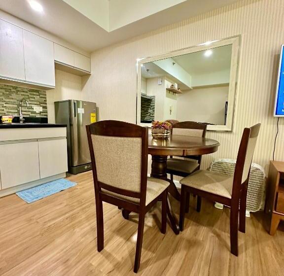 Апартаменты 1 Спальня Вид на Море, Feels Like Home Condos Abreeza Place Tower 1 & 2