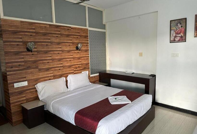 Номер Стандарт, Memmsta Hotels   Munnar