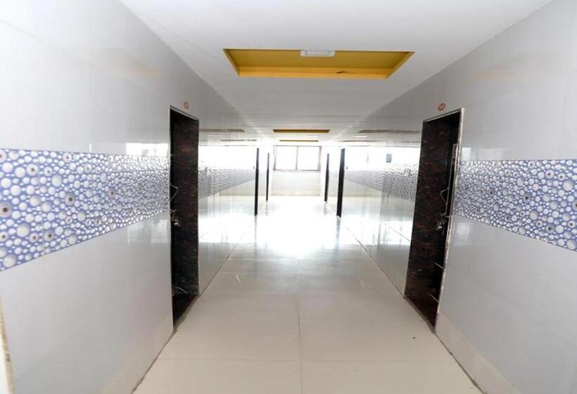 Номер Стандарт Трехместный, Sitaram Palace Shirdi