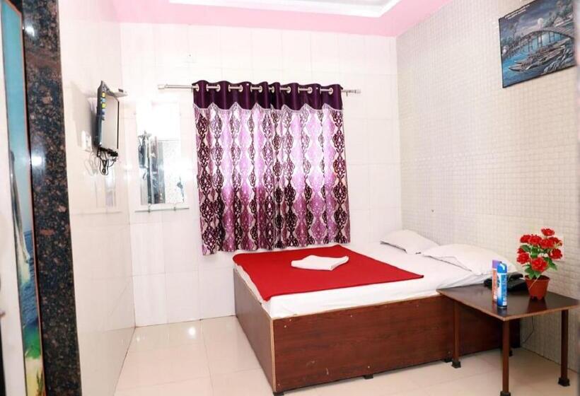 Номер Deluxe, Sitaram Palace Shirdi