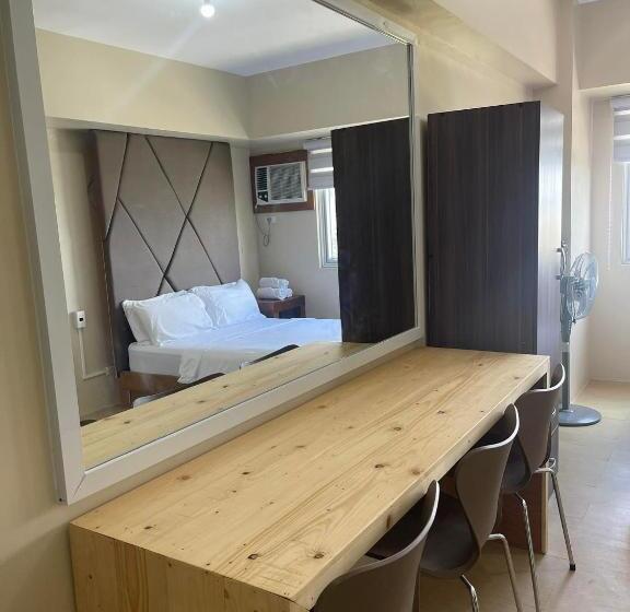 Quarto Deluxe, 1511 Avidatower 4 Atria Iloilo