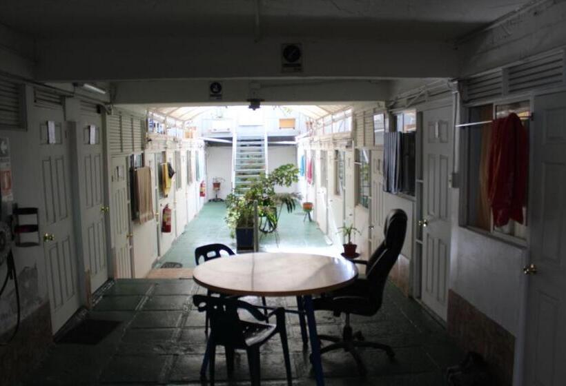 اتاق استاندارد یک تخته با سرویس بهداشتی مشترک, Hostal Quinta Normal