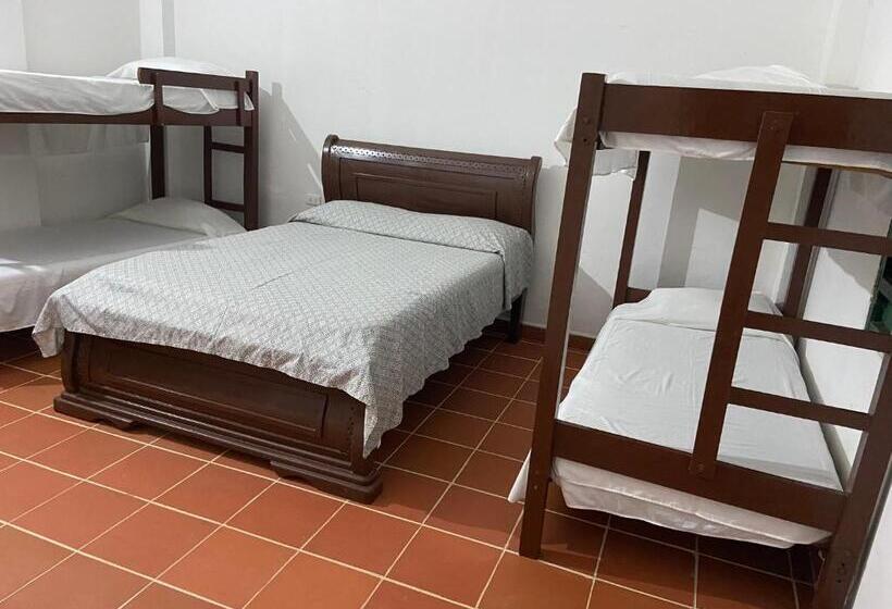 اتاق خانوادگی, Casafinca Turbaco En Mompox Con Parqueadero