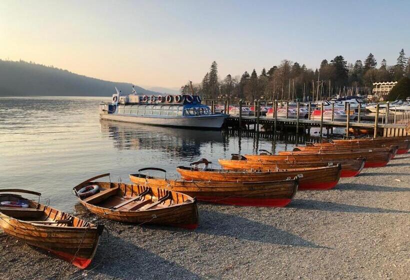 Дом 1 Спальня, The Lakes Getaway And Hot Tub