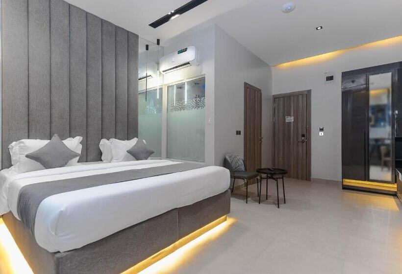 استودیوی سوپریور, Gta Hotel Ikeja