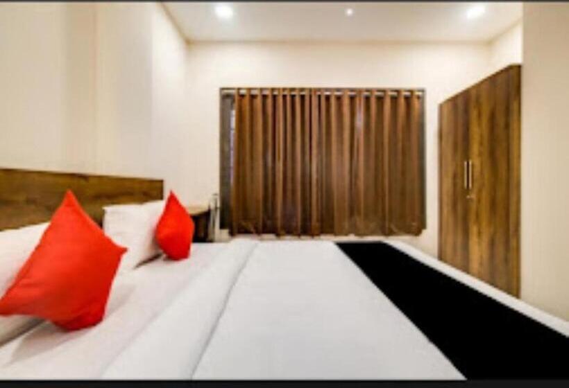 Номер Deluxe, Solitude 24,indore