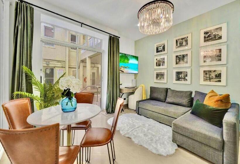 带1个卧室带泳池的公寓, Park Place South Of Fifth