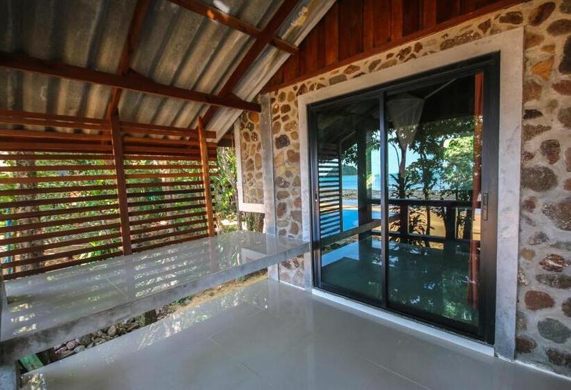 بانگلوی استاندارد با چشم‌انداز دریا, Hornbill Bungalow Koh Chang Ranong