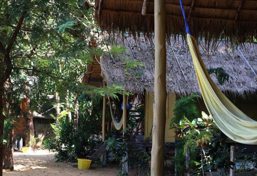 اتاق استاندارد یک نفره, Hornbill Bungalow Koh Chang Ranong