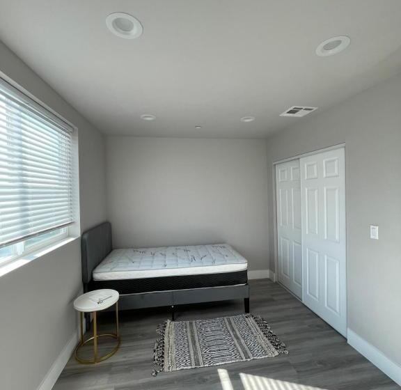 Номер Deluxe, Private In New Appartment Withbath