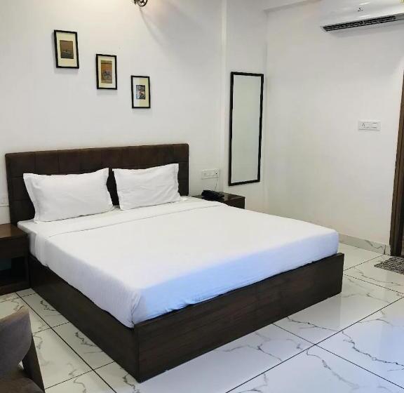 Quarto Superior, Aaradhya