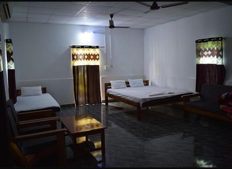 Номер Стандарт Трехместный, Falcon Jungle Resort