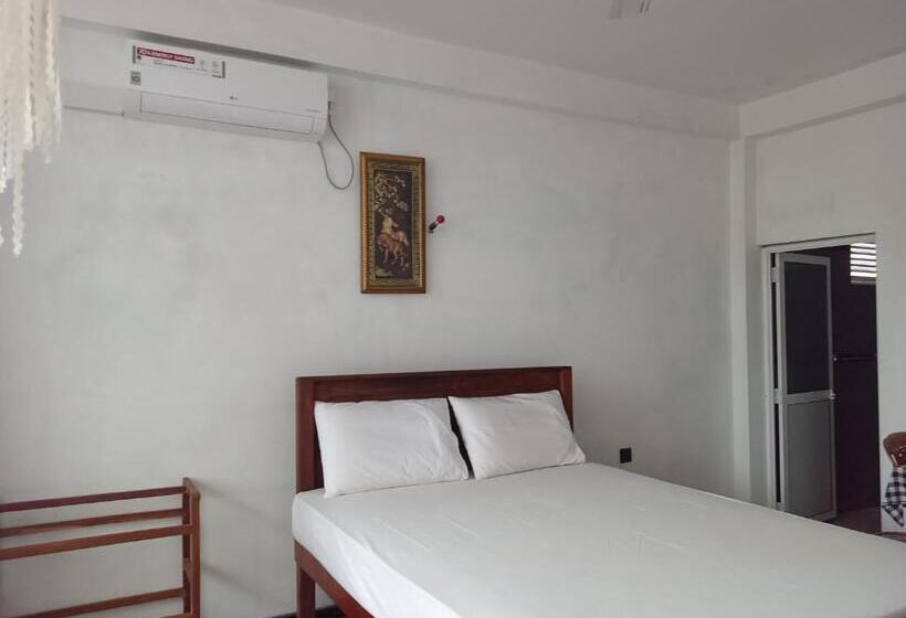 海景标准间带阳台, Lyon Villa