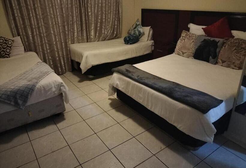Семейный Номер Вид на Сад, Vbc Guesthouse