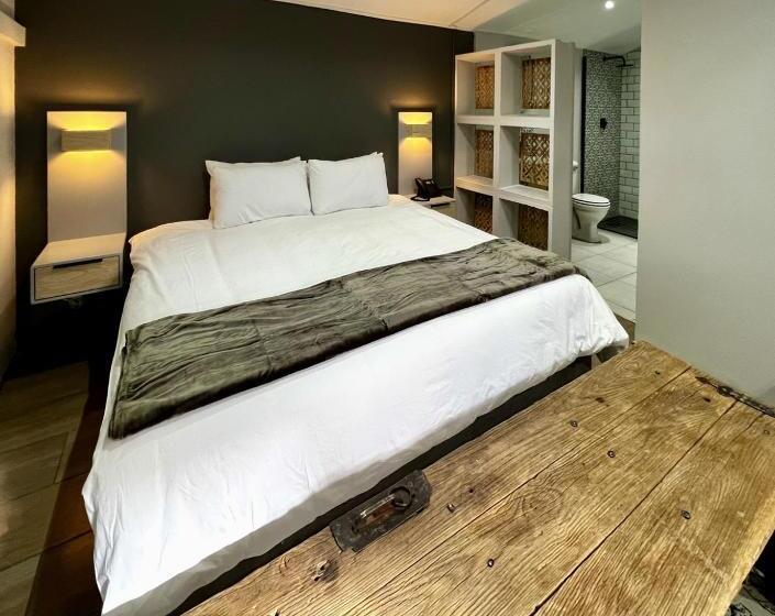 Люкс Deluxe Кровать Кинг, Ferns Country Lodge