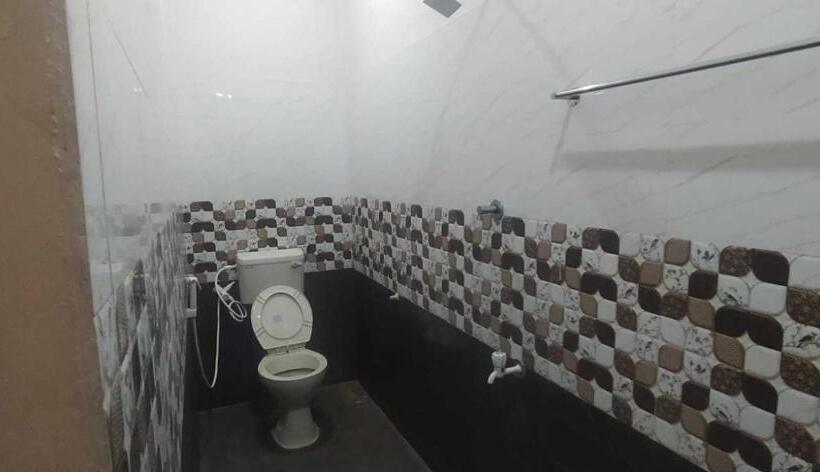 Трехместный Номер Классика, Oyo Flagship Sk Lodge