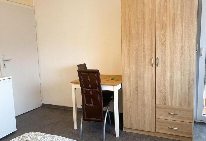 Номер Стандарт Совместная Ванная, Monteurpension Monika