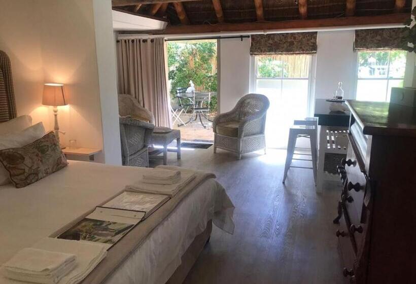 اتاق استاندارد چهارنفره با چشم‌انداز باغ, In The Vine Country Manor Guesthouse