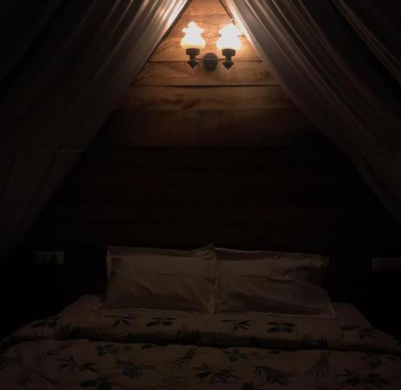 Standard Tent, Woodhouse By Bob