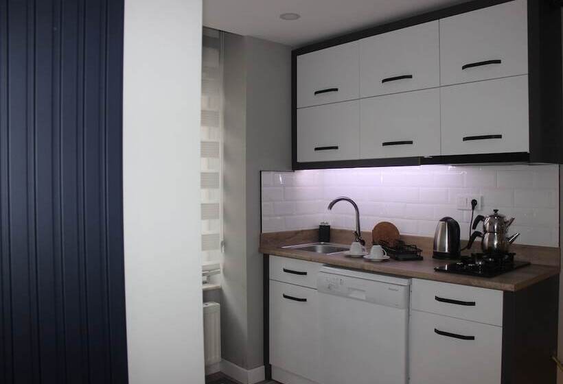 Полулюкс, Cosy Suite