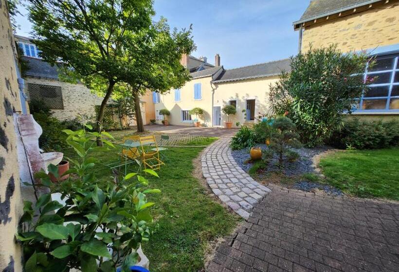 سوییت خانوادگی, Le Domaine De Bachmay