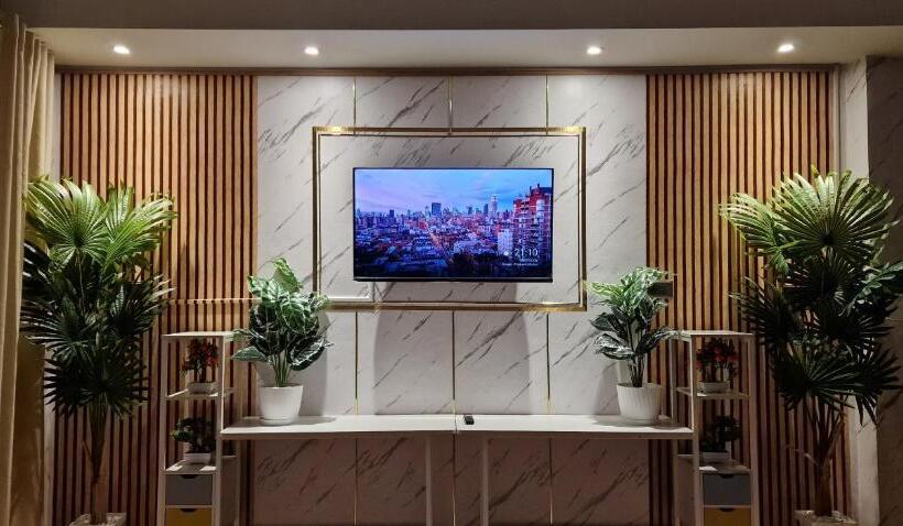 디럭스 룸 킹사이즈 침대, Xcess Residence