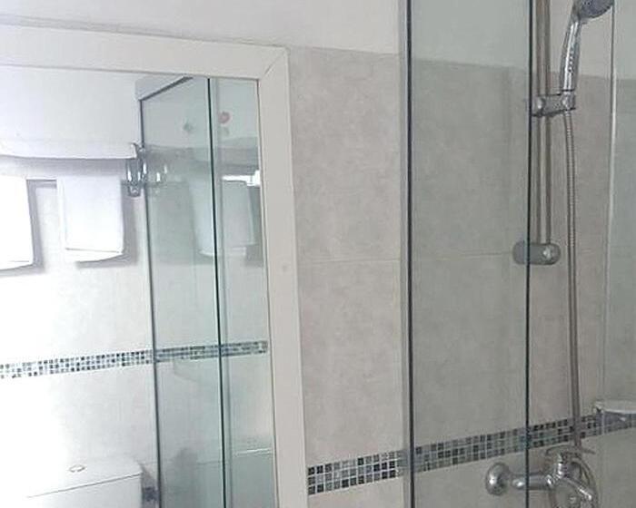 اتاق کلاسیک سه تخته, Faro