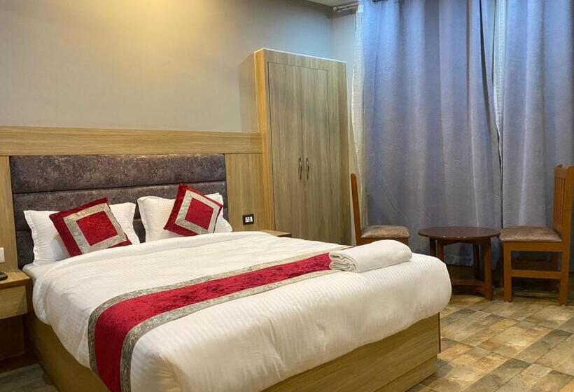اتاق لوکس, Samriddhi Pvt Ltd