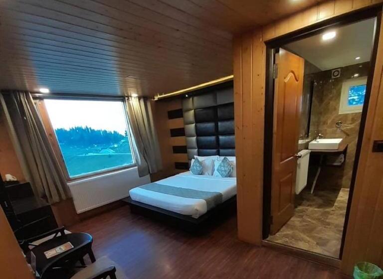 Номер Deluxe, The Shaw Resort