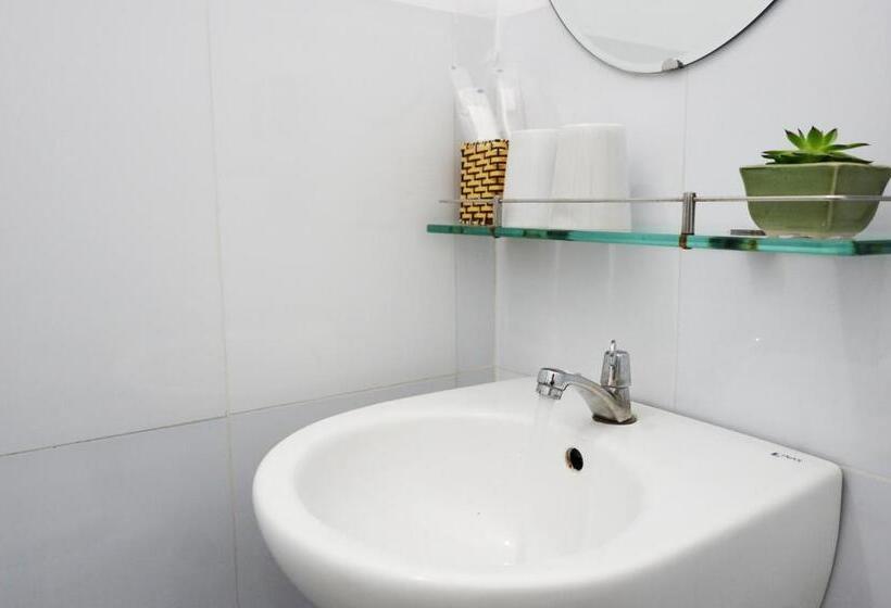 اتاق استاندارد سه نفره, La Cactus Hotel 1