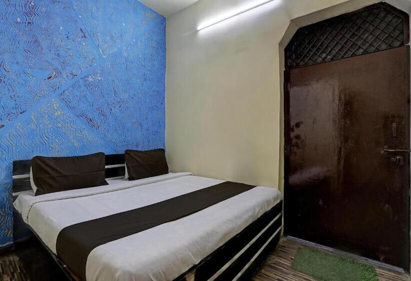 חדר קלאסי לשלושה, Oyo Hotel New Samrat