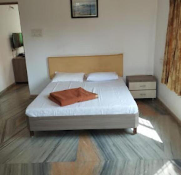 Номер Стандарт, Dona Dawli & Taraai Rest House, Shiroda