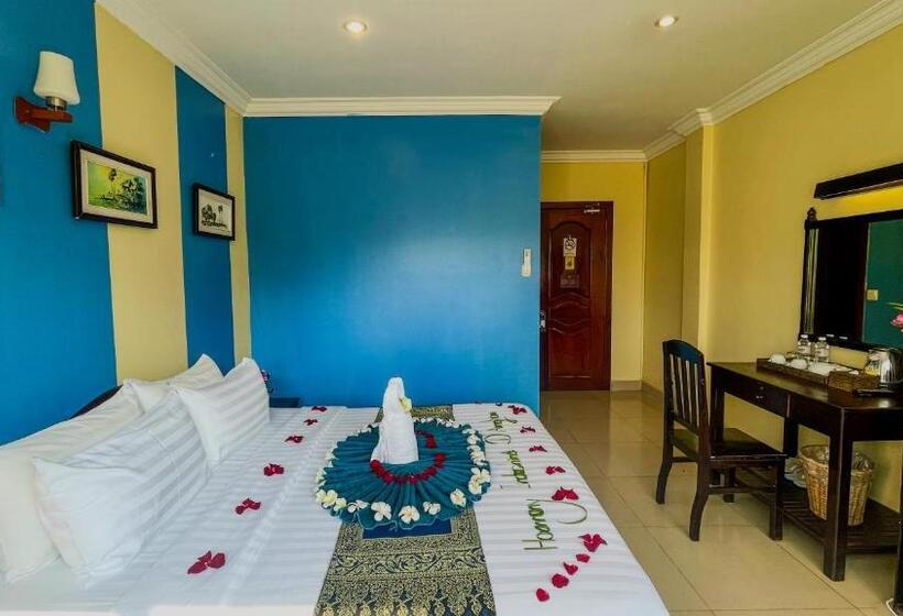 اتاق لوکس با چشم‌انداز استخر, Harmony Indochine D Angkor
