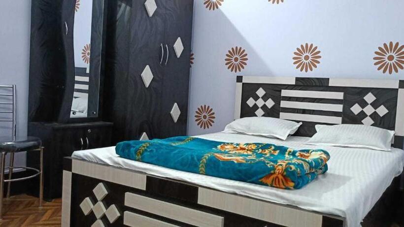 Трехместный Номер Классика, Oyo Hotel Pp Crown