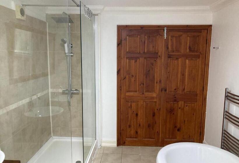Quarto Estandar Cama King, Luxury Guest House